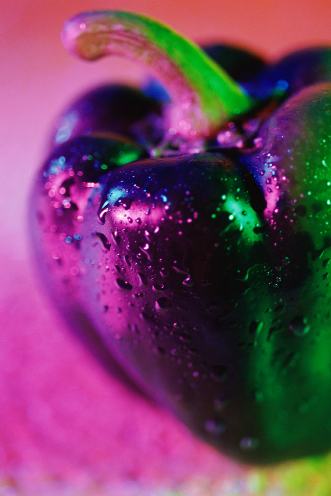 Close-up of black bell pepper	Color Image, Vertical, Photography, Nobody, Close-up, Day, Studio Shot, Indoors, Freshness, Food And Drink, Healthy Eating, Wet, Stem, Shiny, Food, Fresh Food, Liquid, Drop, Dew, Shape, Curve, Black, Single Object, Water	EyeWire Collection